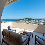 Hill Lofos Hotel